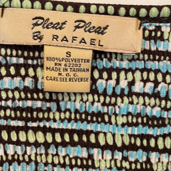 😊2 Items for $15😊 Pleat Pleat Small Crop Wrap GUC - Picture 2 of 5